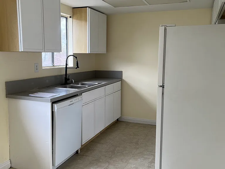 2401 Nina St #4 — Photo 2