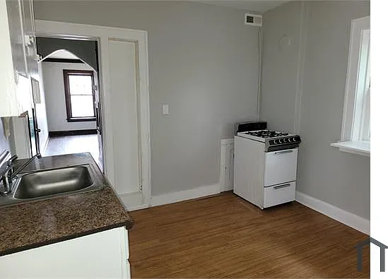 3210 W 114th St #4 — Photo 2