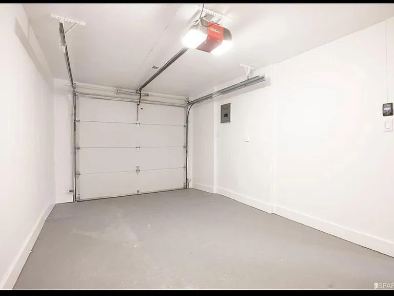 1526 Highland Blvd — Photo 1