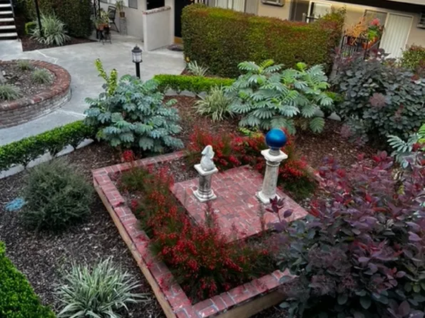 999 E Locust St #17, Pasadena, CA 91106