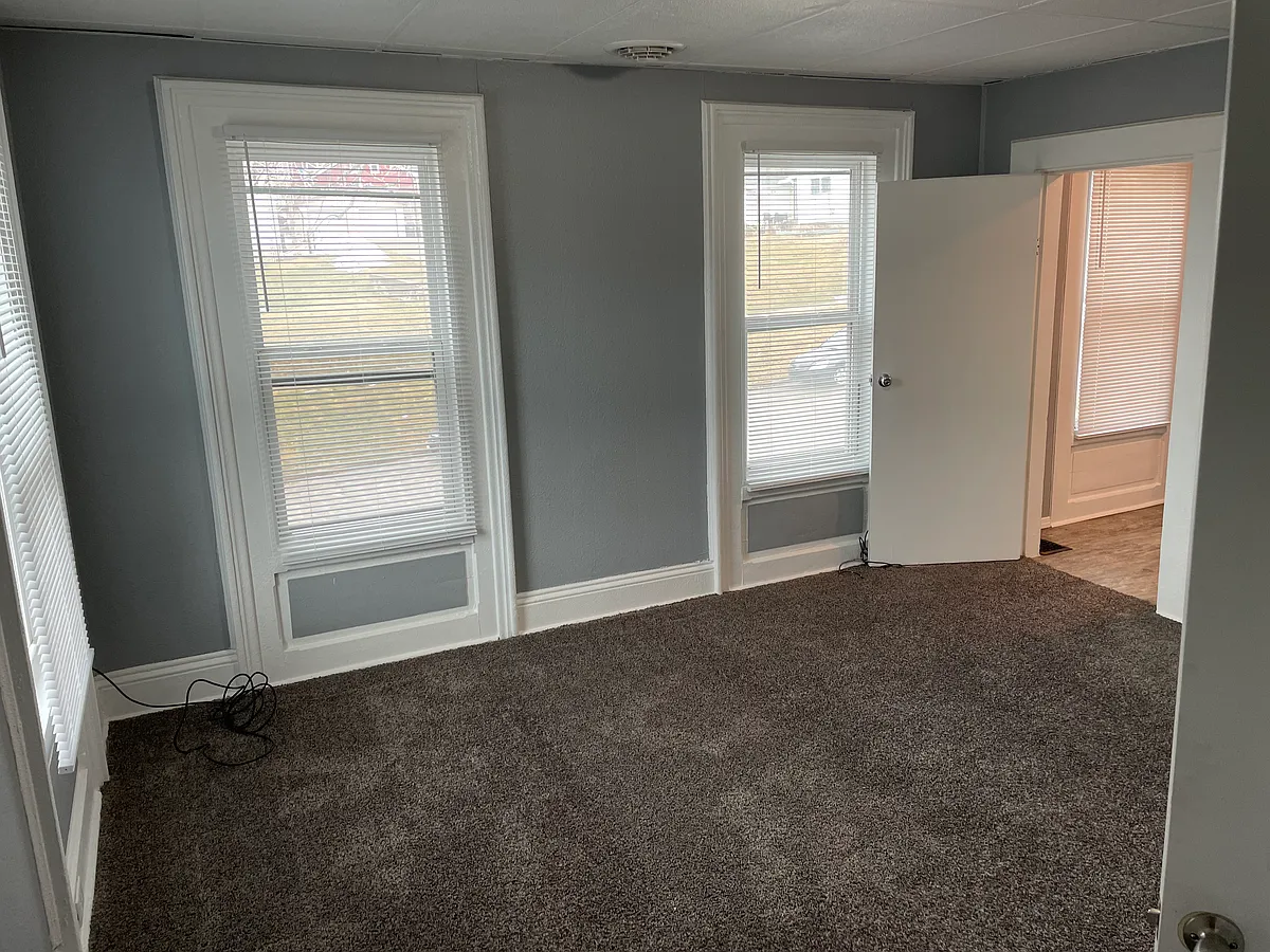 Building Photo - 210 S Woodlawn Ave #B