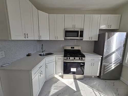 612 Richmond Rd #2 Photo 1