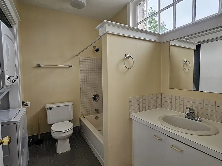 1401 W 75th St #B — Photo 14