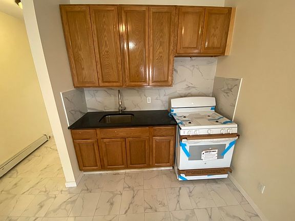 3rd image of 39-43 Crescent St #2
