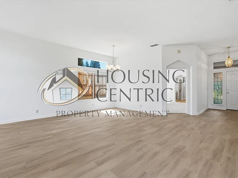 108 Pembury Way — Photo 7