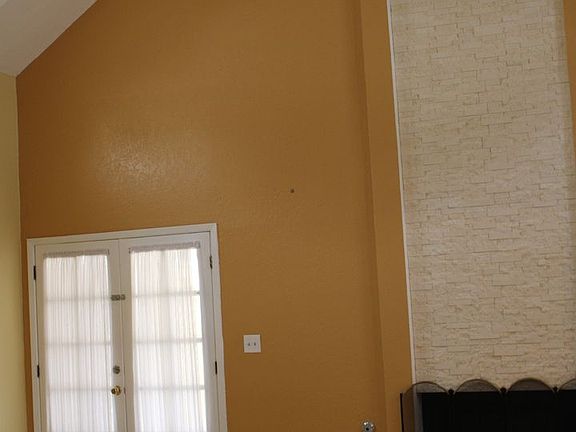 3rd image of 1743 Lomaland Dr
