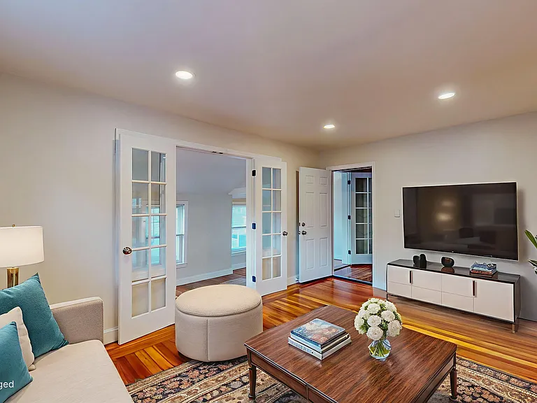 7 Smith St #2 — Photo 3