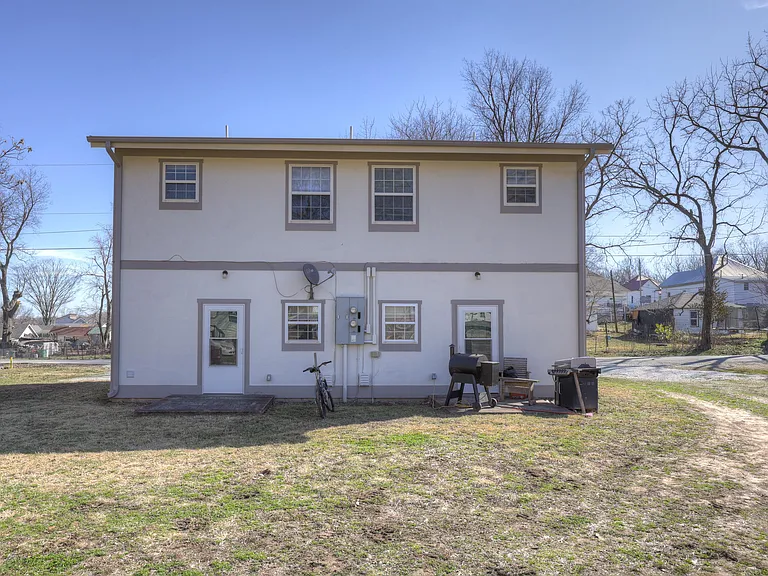 1003 Orchard St — Photo 17