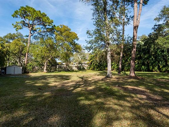 4th image of 1647 Hobbit Rd