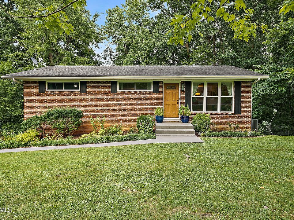1st image of 204 Farlow Dr