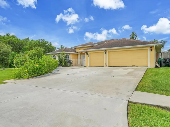100 SW Lion Lane, Port St Lucie, FL 34953
