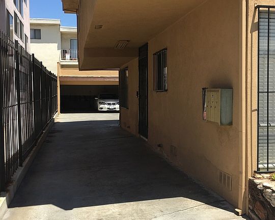 3rd image of 110 N Cedar Ave #3