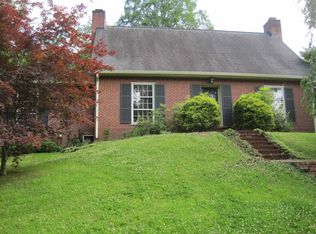 1 Chestnut Dr, Huntington, WV 25705