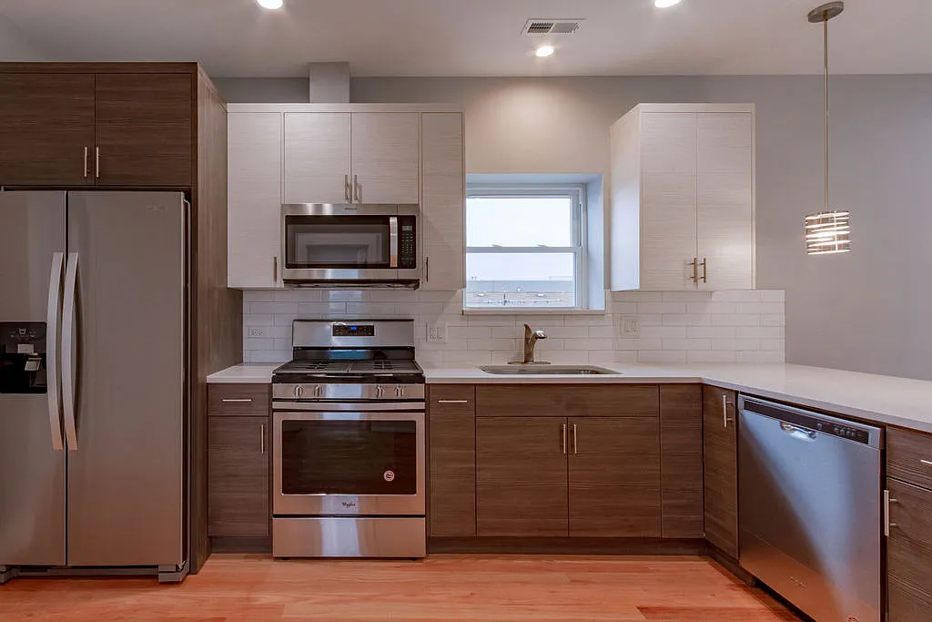 2 bed, $2,450 — Photo 4