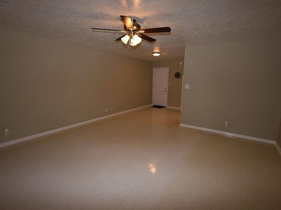 2nd image of 104 Sylvia St
