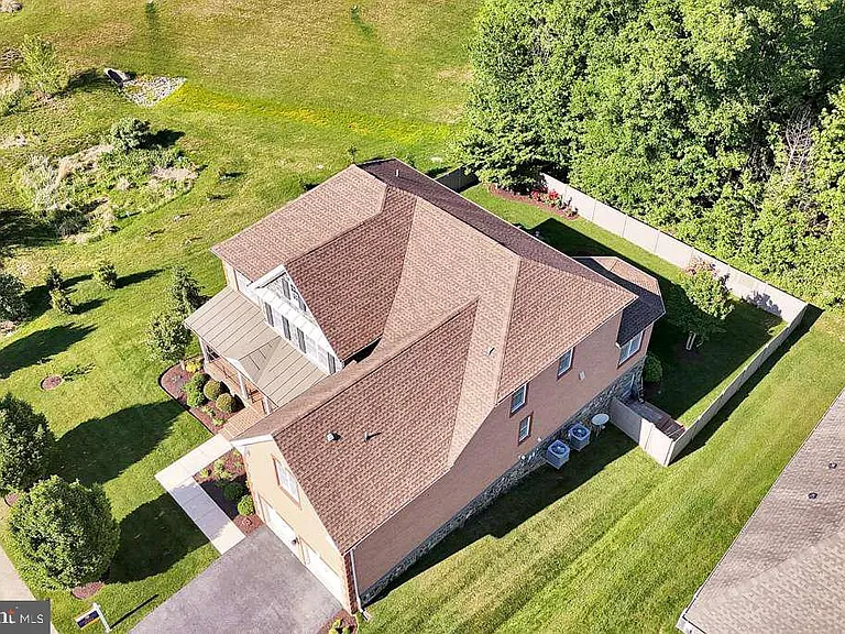 8227 Saint Francis Dr — Photo 40