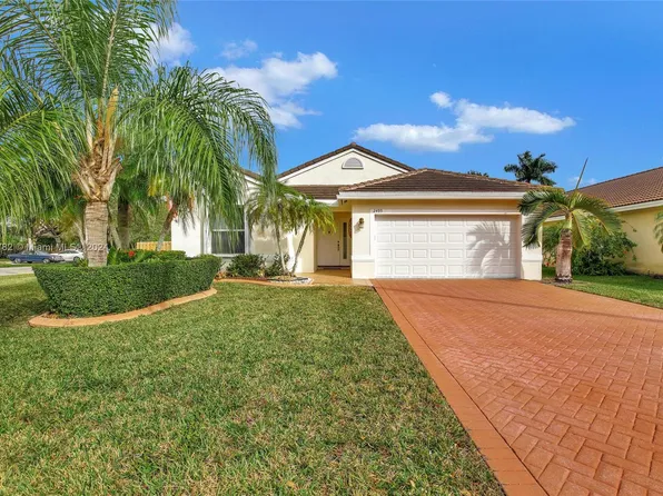 2495 NW 187th Ave, Pembroke Pines, FL 33029