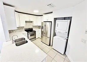 1136 5th Ct — Photo 2