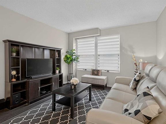 4th image of 3881 E Fonda Way SE