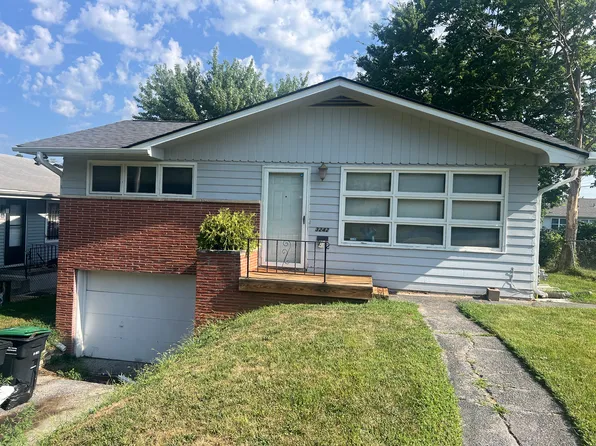 3242 Bedford Ave, Omaha, NE 68111