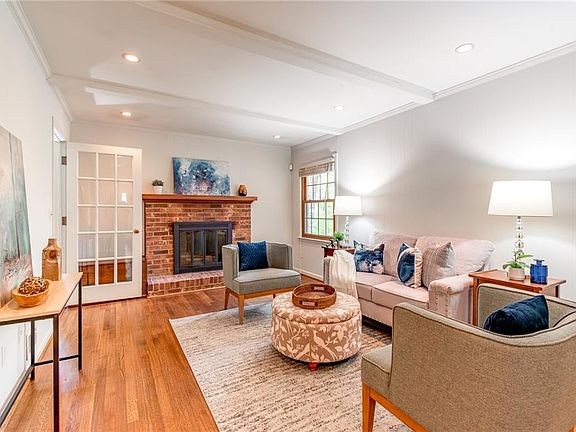 3rd image of 2711 Shetland Dr