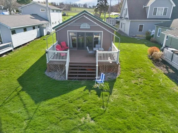7025 Lake Bluff Rd, Wolcott, NY 14590