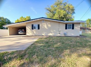 1304 Oak St, Canton, MO 63435