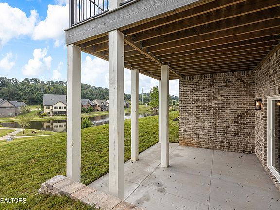 4th image of 508 Turnberry Cir