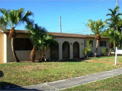 815 W 72nd St, Hialeah, FL, 33014