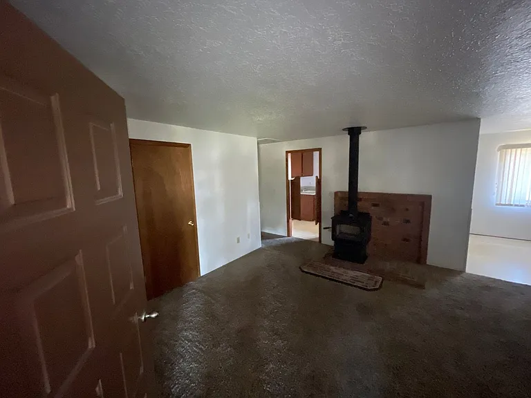 347 SW Ewen St — Photo 4