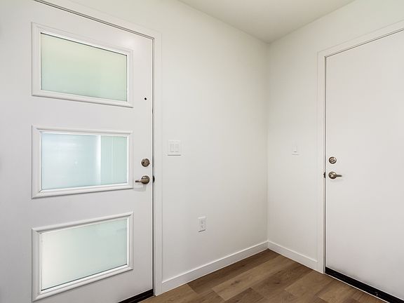 4th image of 1818 W Earll Dr #16