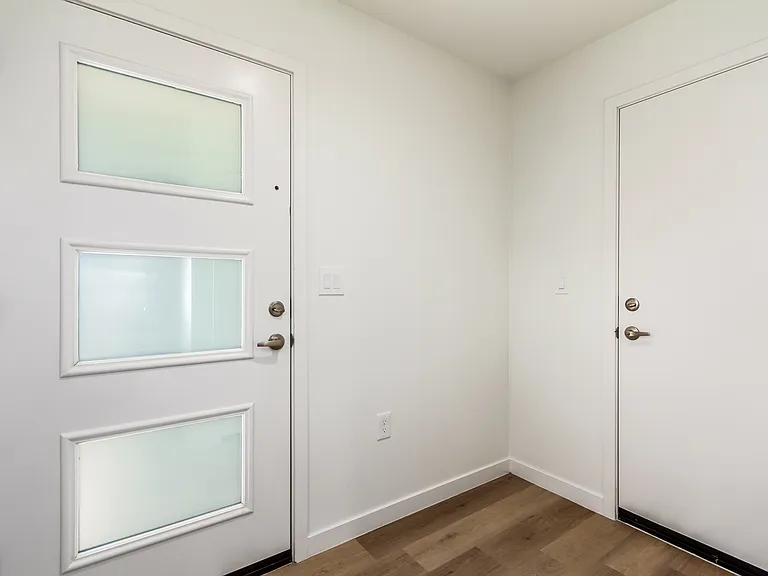 1818 W Earll Dr — Photo 32
