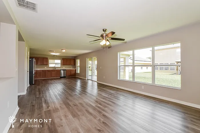 3 bed, 2.0 bath, 1915 sqft, $2,095 — Photo 4