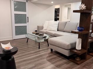 6 Frankfort Ave, Toronto, ON M6L2Y2