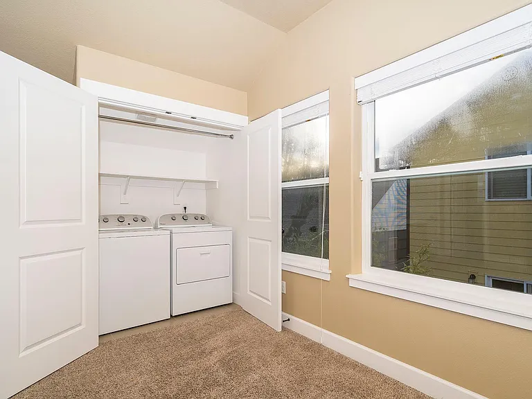 6145 SE Woodstock Blvd #B — Photo 15