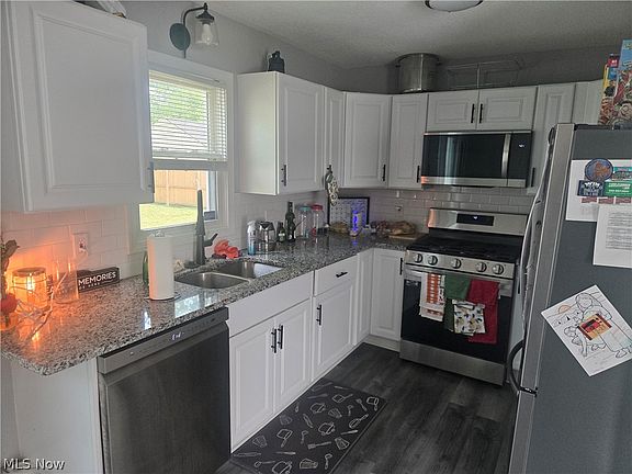 3rd image of 3933 Sylvia Ln