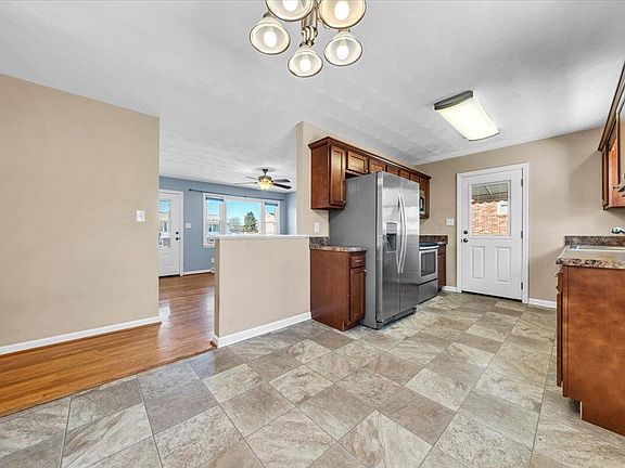 5th image of 5659 Meadowcrest St
