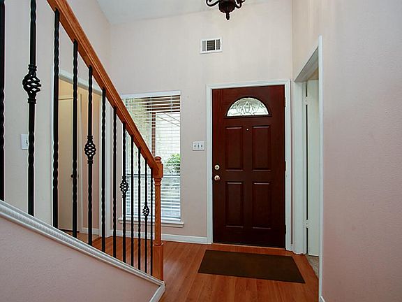 4th image of 11614 Brookfalls Dr