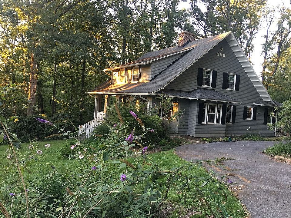 2nd image of 119 Saint Thomas Ln