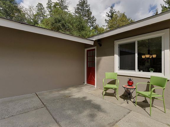 3rd image of 25495 Firhaven Ln