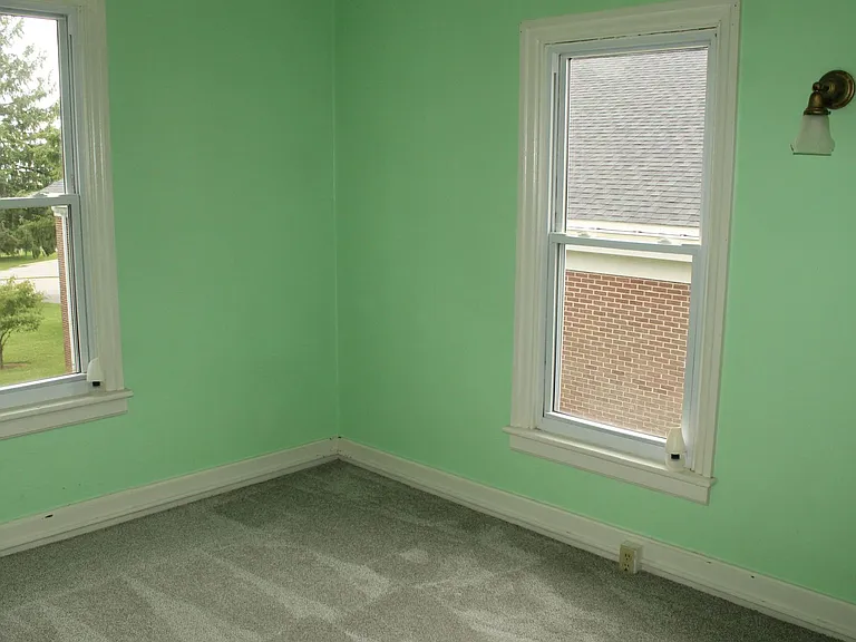 157 S Main St — Photo 6