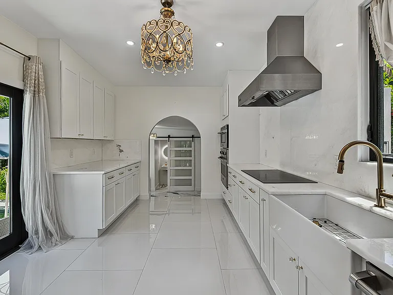 1010 N Rio Vista Blvd — Photo 12