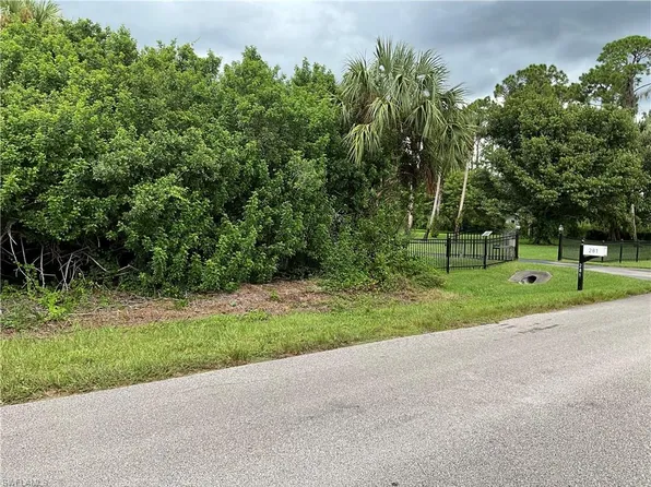 261 2nd ST NE, NAPLES, FL 34120