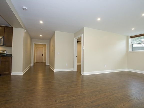 Living room to entry