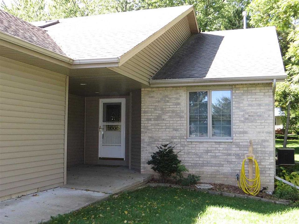1st image of 641 S Janesville St #1