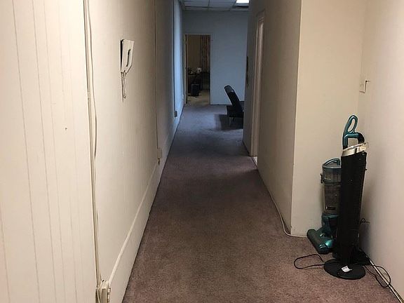 4th image of 300 N Monroe St APT 2