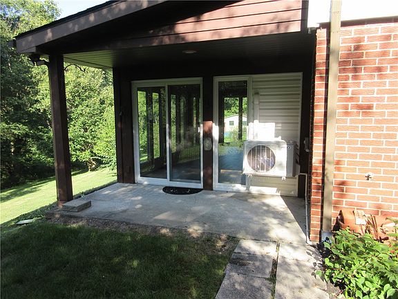 2nd image of 825 Chateau Dr