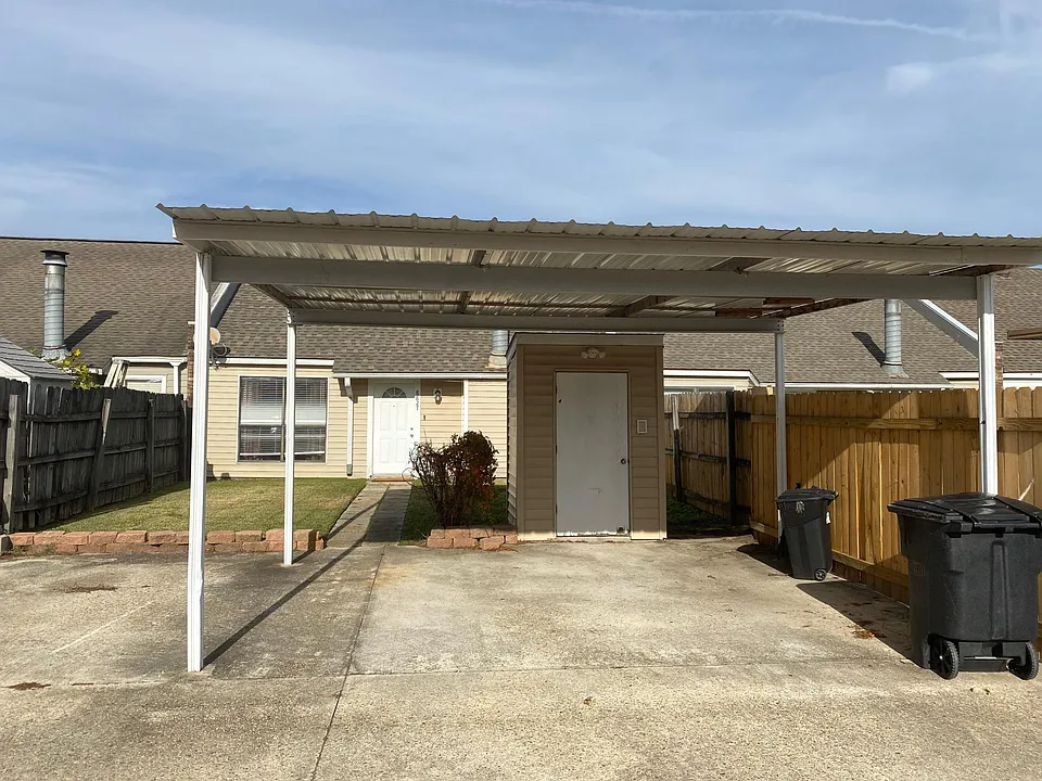 8827 Pecan Tree Dr