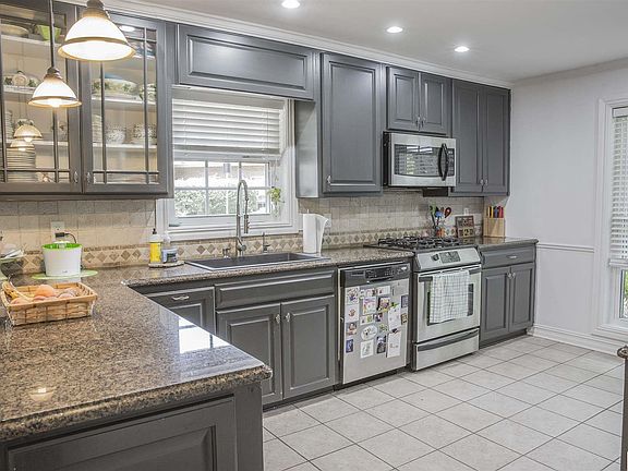 4th image of 3201 Lake Desiard Dr #6