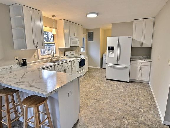 3rd image of 112 Magnolia Ct